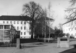 1973 Schulhof
